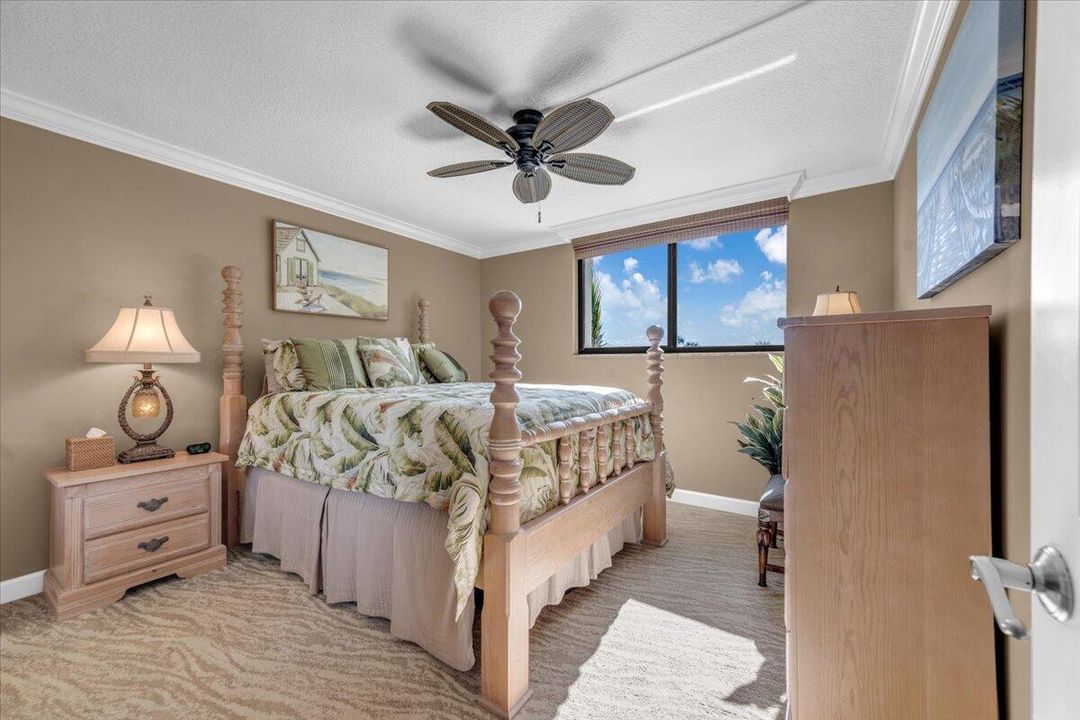 For Sale: $749,000 (2 beds, 2 baths, 1170 Square Feet)