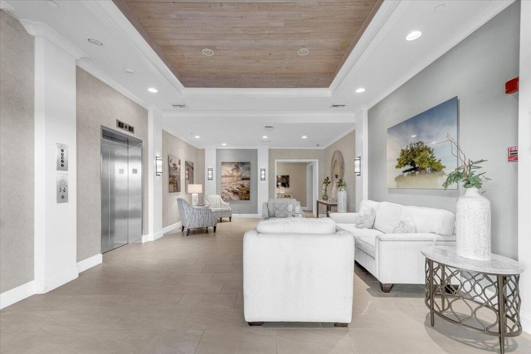 For Sale: $749,000 (2 beds, 2 baths, 1170 Square Feet)