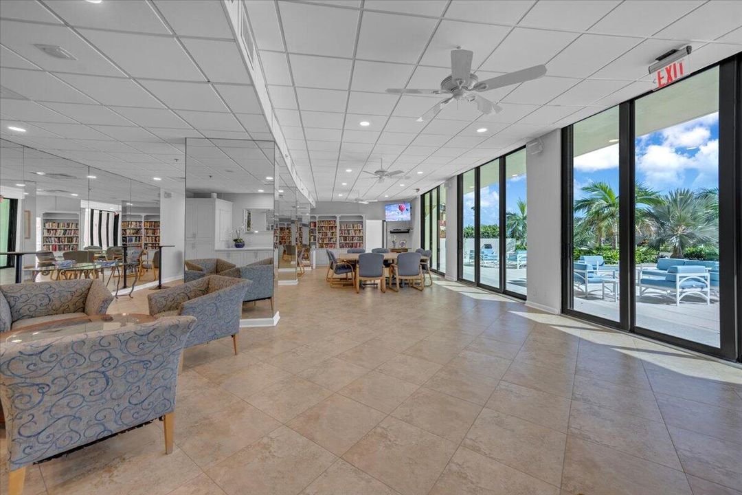 For Sale: $749,000 (2 beds, 2 baths, 1170 Square Feet)