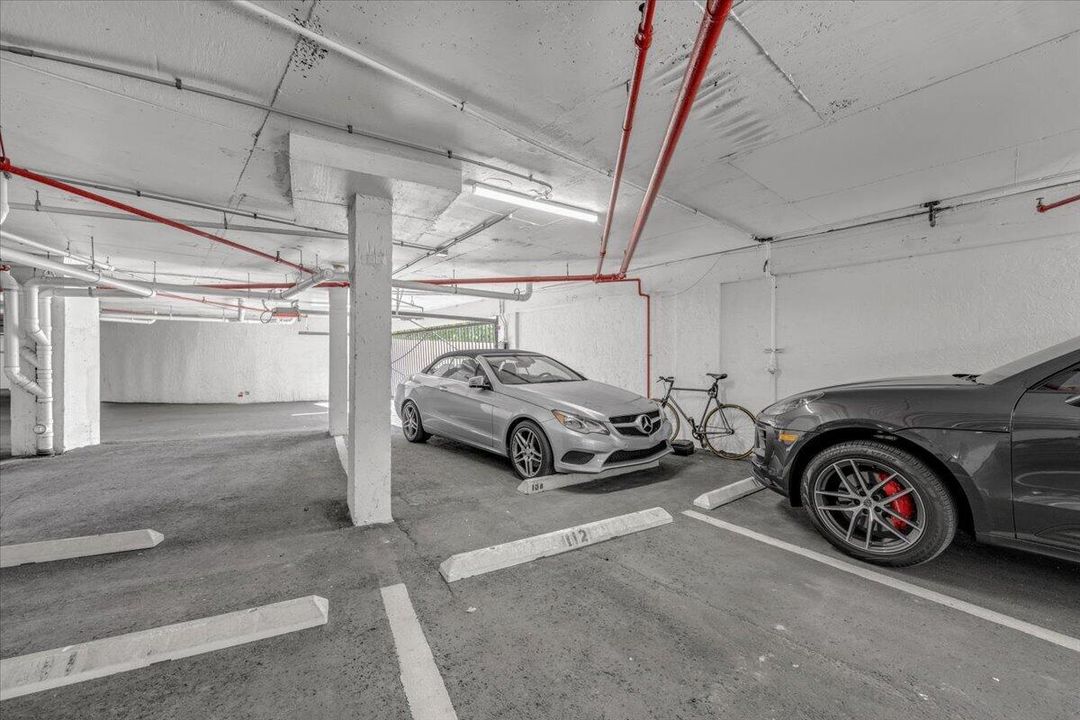 For Sale: $749,000 (2 beds, 2 baths, 1170 Square Feet)