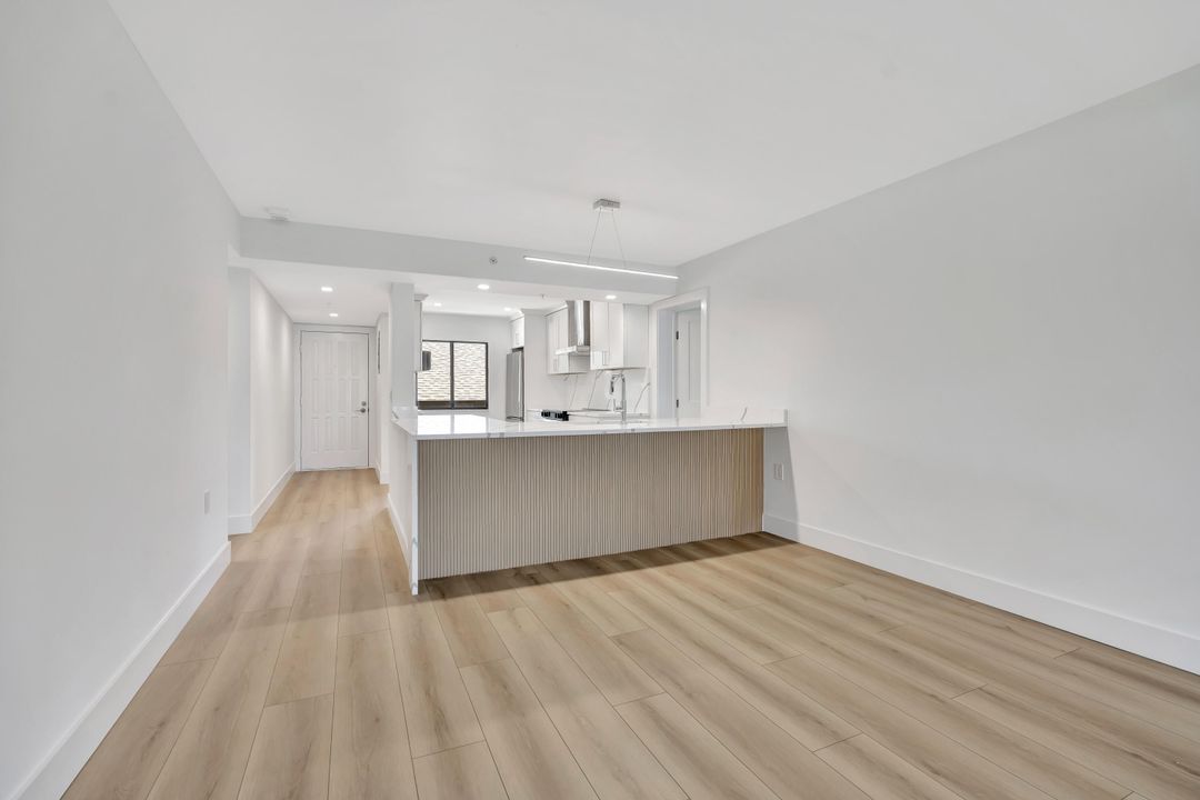 В аренду: $5,000 (2 спален, 2 ванн, 1385 Квадратных фут)