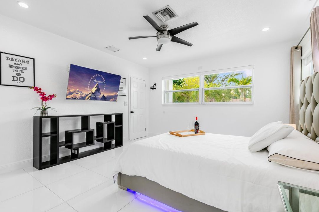 For Sale: $2,200,023 (5 beds, 4 baths, 2189 Square Feet)