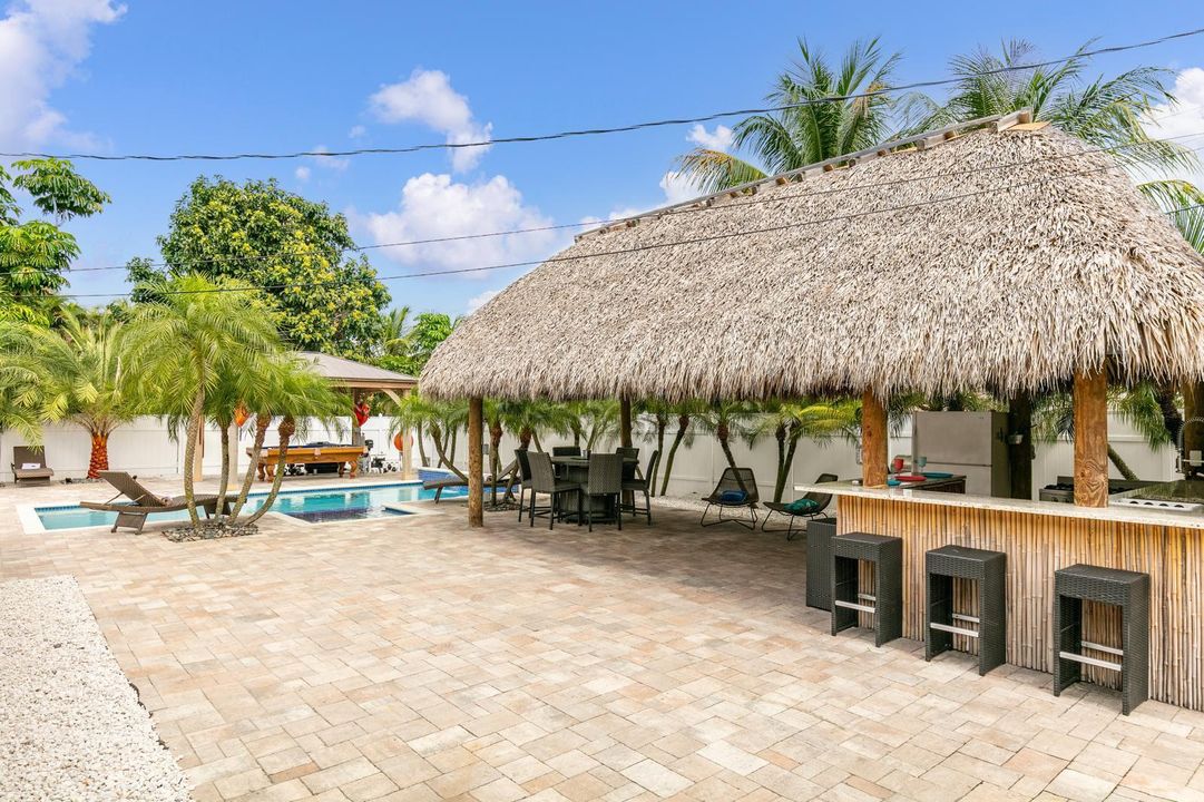 For Sale: $2,200,023 (5 beds, 4 baths, 2189 Square Feet)