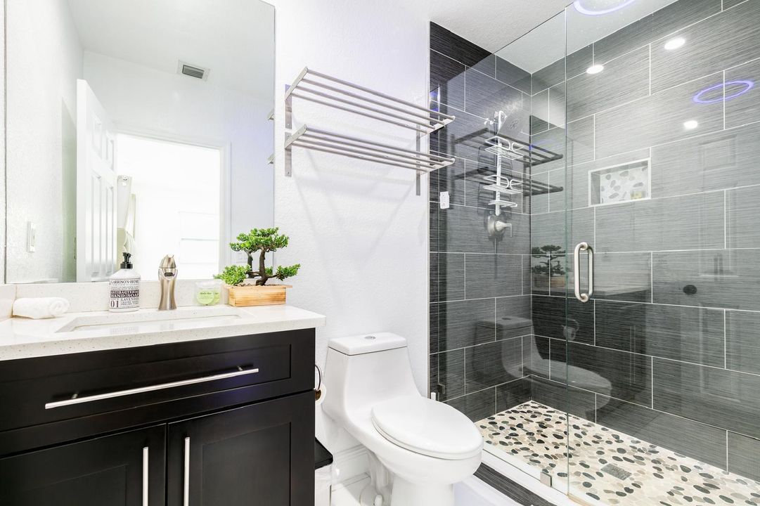 For Sale: $2,200,023 (5 beds, 4 baths, 2189 Square Feet)