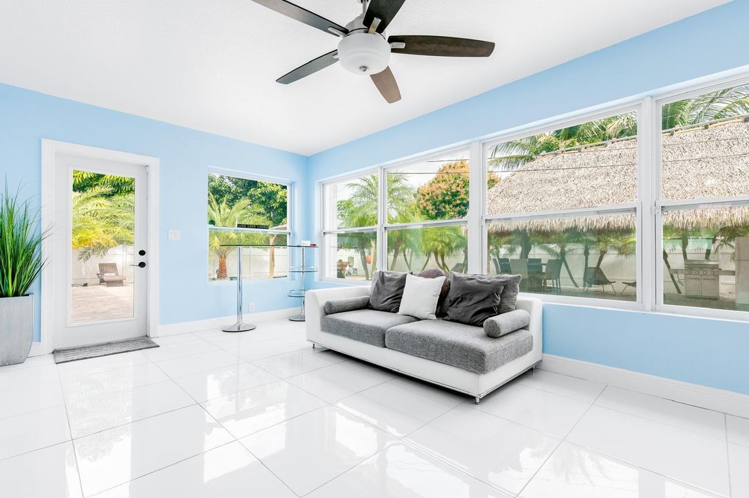 For Sale: $2,200,023 (5 beds, 4 baths, 2189 Square Feet)