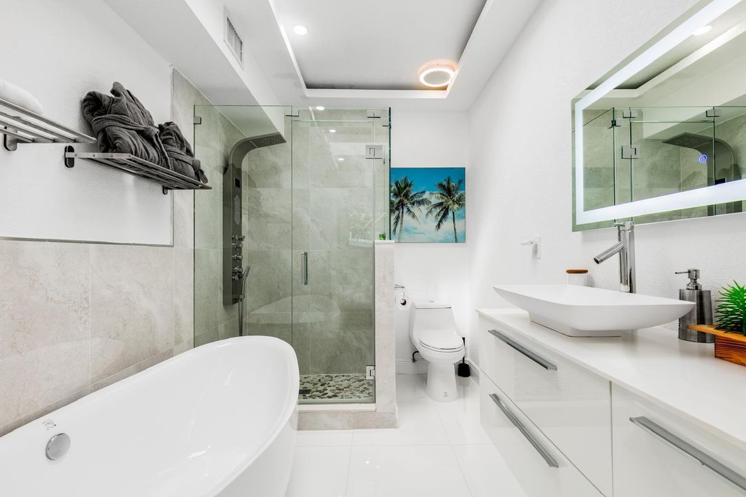 For Sale: $2,200,023 (5 beds, 4 baths, 2189 Square Feet)