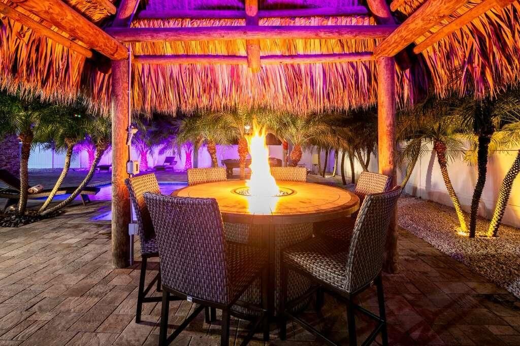 For Sale: $2,200,023 (5 beds, 4 baths, 2189 Square Feet)