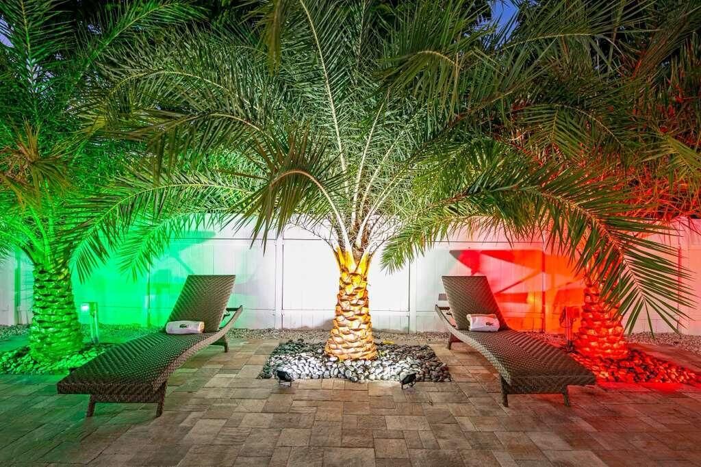 For Sale: $2,200,023 (5 beds, 4 baths, 2189 Square Feet)