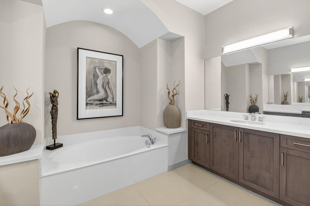 Под контрактом: $989,900 (2 спален, 2 ванн, 2160 Квадратных фут)