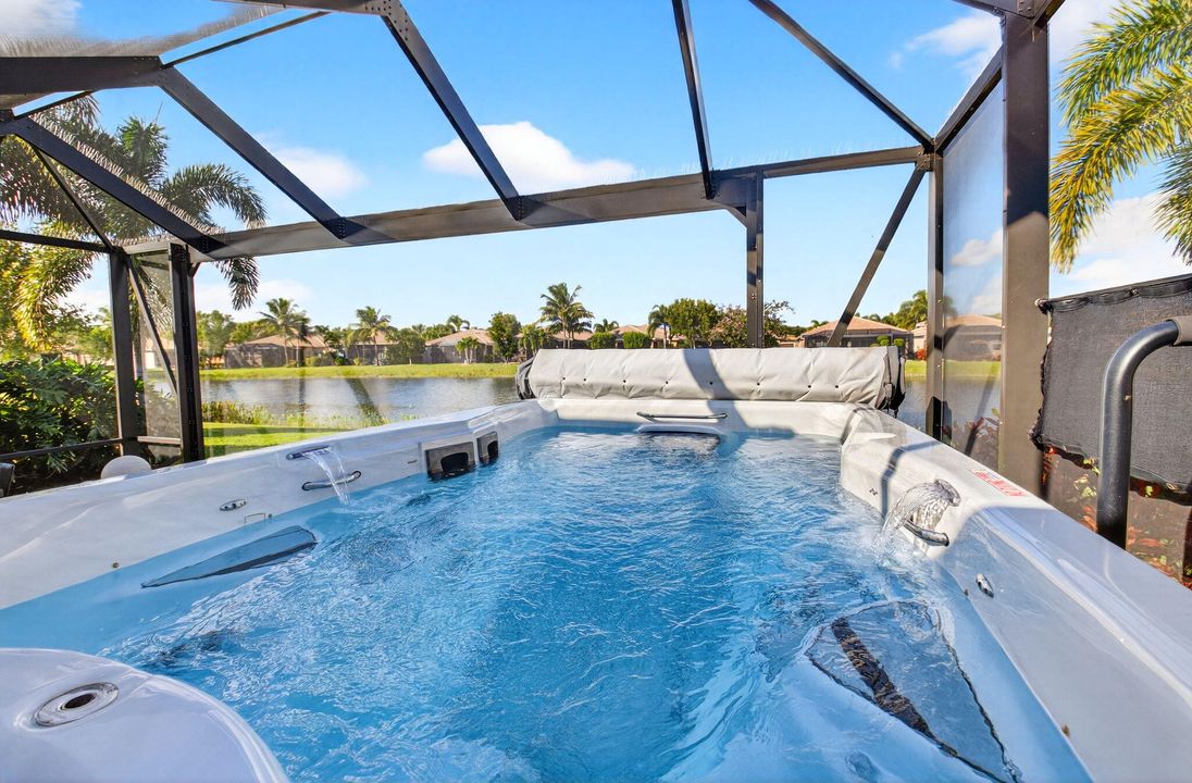 Под контрактом: $989,900 (2 спален, 2 ванн, 2160 Квадратных фут)