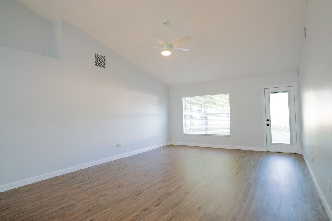 Active With Contract: $2,600 (3 beds, 3 baths, 2434 Square Feet)