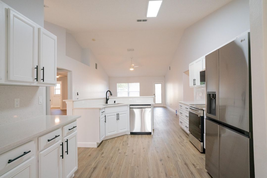 Active With Contract: $2,600 (3 beds, 3 baths, 2434 Square Feet)