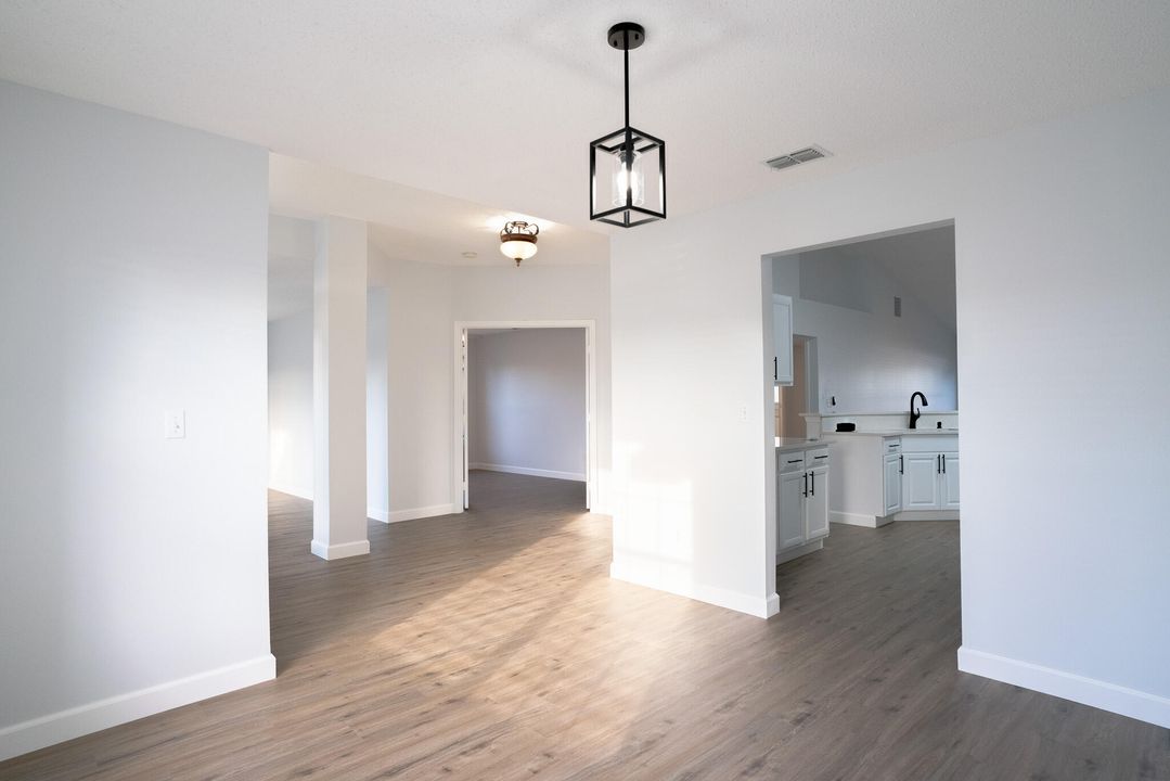 Active With Contract: $2,600 (3 beds, 3 baths, 2434 Square Feet)