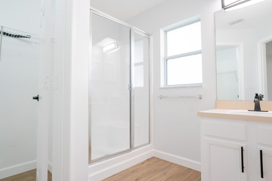 Active With Contract: $2,600 (3 beds, 3 baths, 2434 Square Feet)