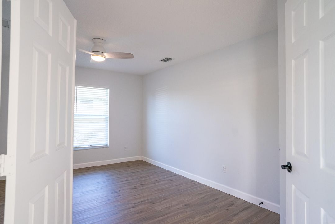 Active With Contract: $2,600 (3 beds, 3 baths, 2434 Square Feet)