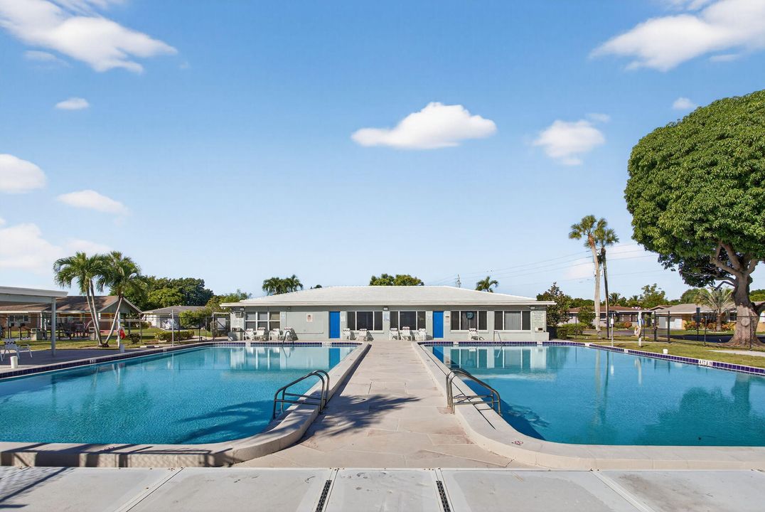 For Sale: $340,000 (2 beds, 1 baths, 1098 Square Feet)