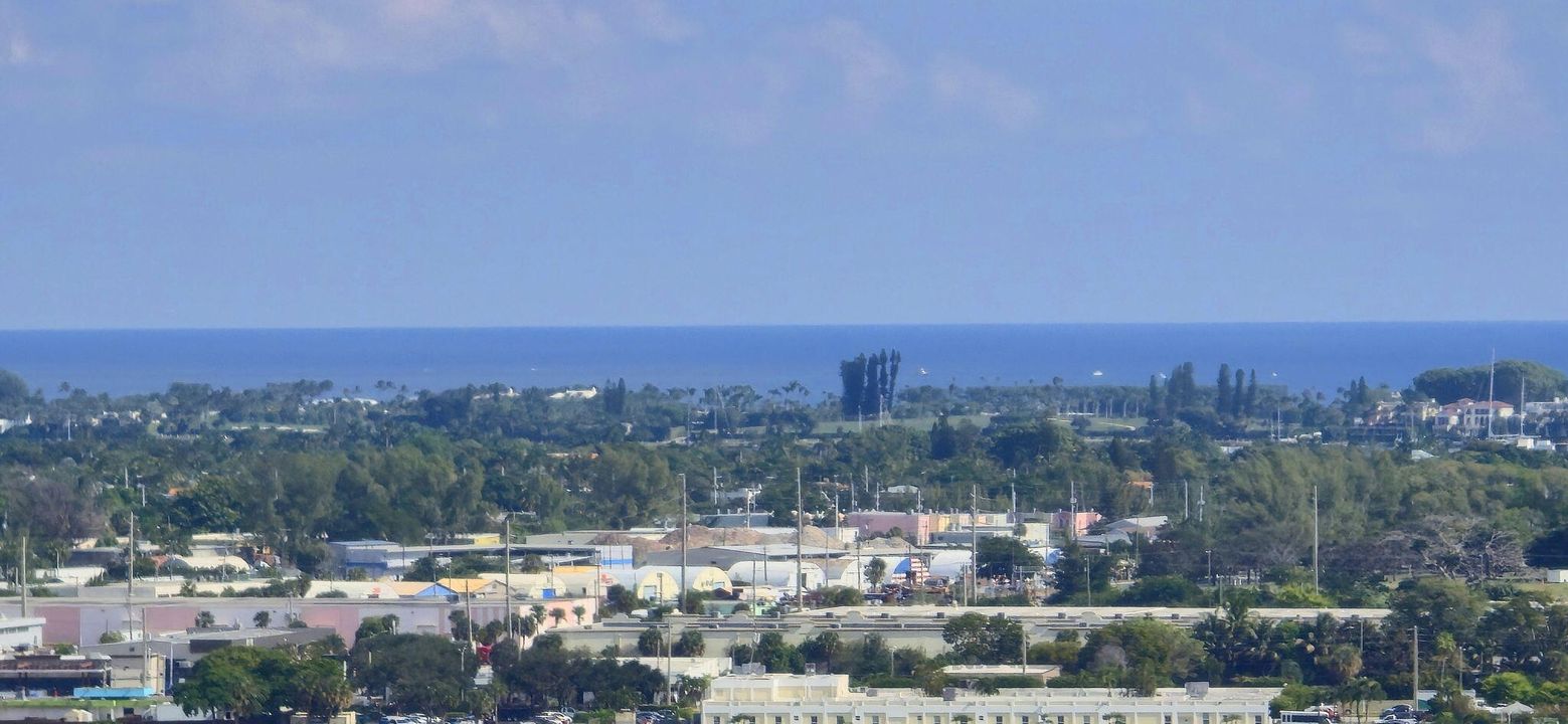 Activo con contrato: $949,000 (3 camas, 2 baños, 2600 Pies cuadrados)