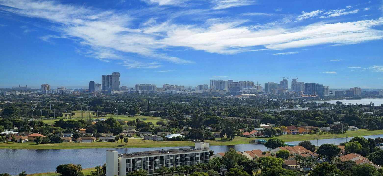 Activo con contrato: $949,000 (3 camas, 2 baños, 2600 Pies cuadrados)