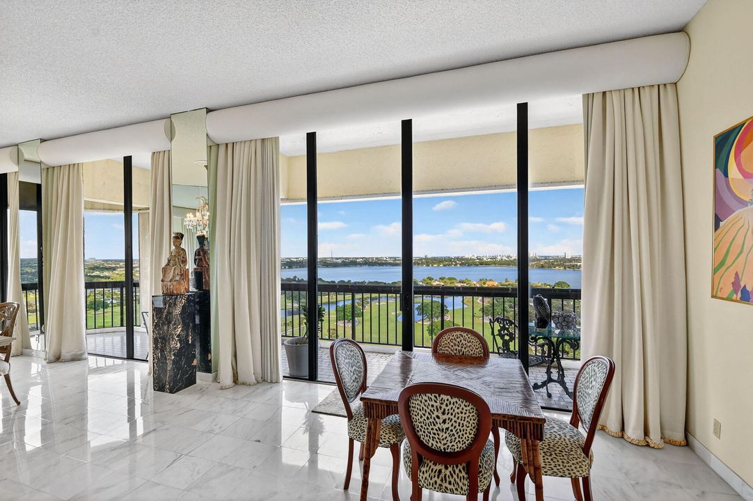 Activo con contrato: $949,000 (3 camas, 2 baños, 2600 Pies cuadrados)