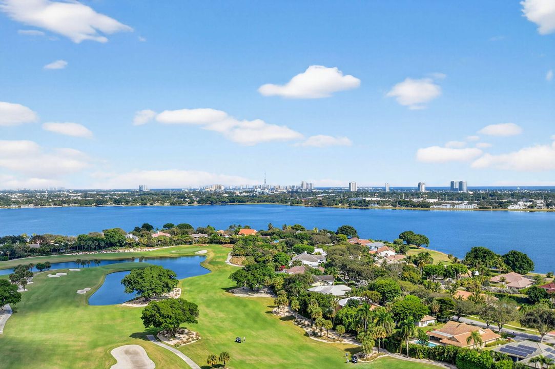 Activo con contrato: $949,000 (3 camas, 2 baños, 2600 Pies cuadrados)