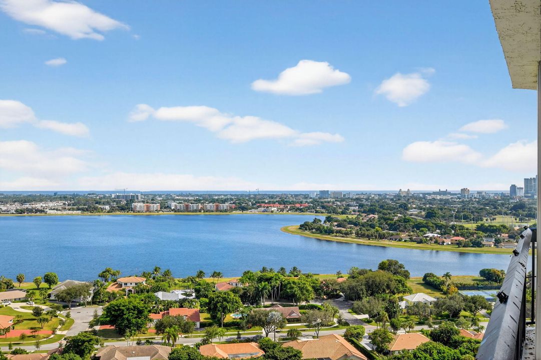 Activo con contrato: $949,000 (3 camas, 2 baños, 2600 Pies cuadrados)