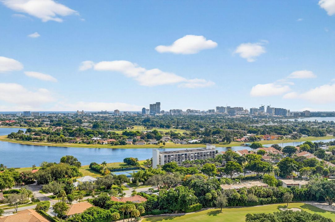 Activo con contrato: $949,000 (3 camas, 2 baños, 2600 Pies cuadrados)