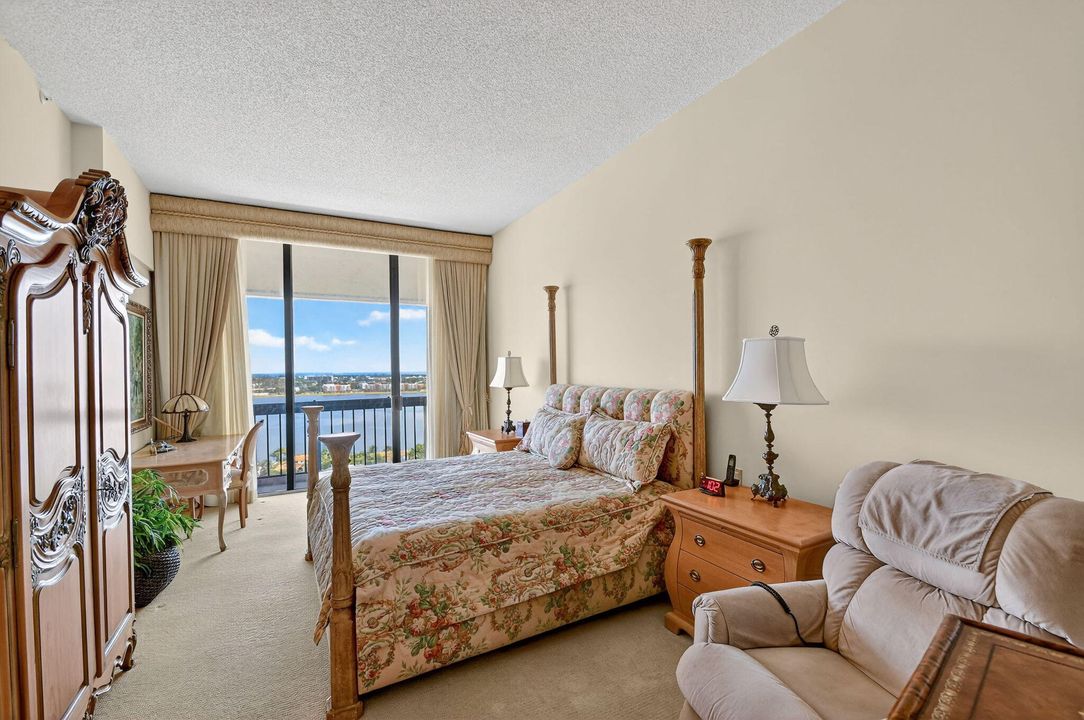 Activo con contrato: $949,000 (3 camas, 2 baños, 2600 Pies cuadrados)