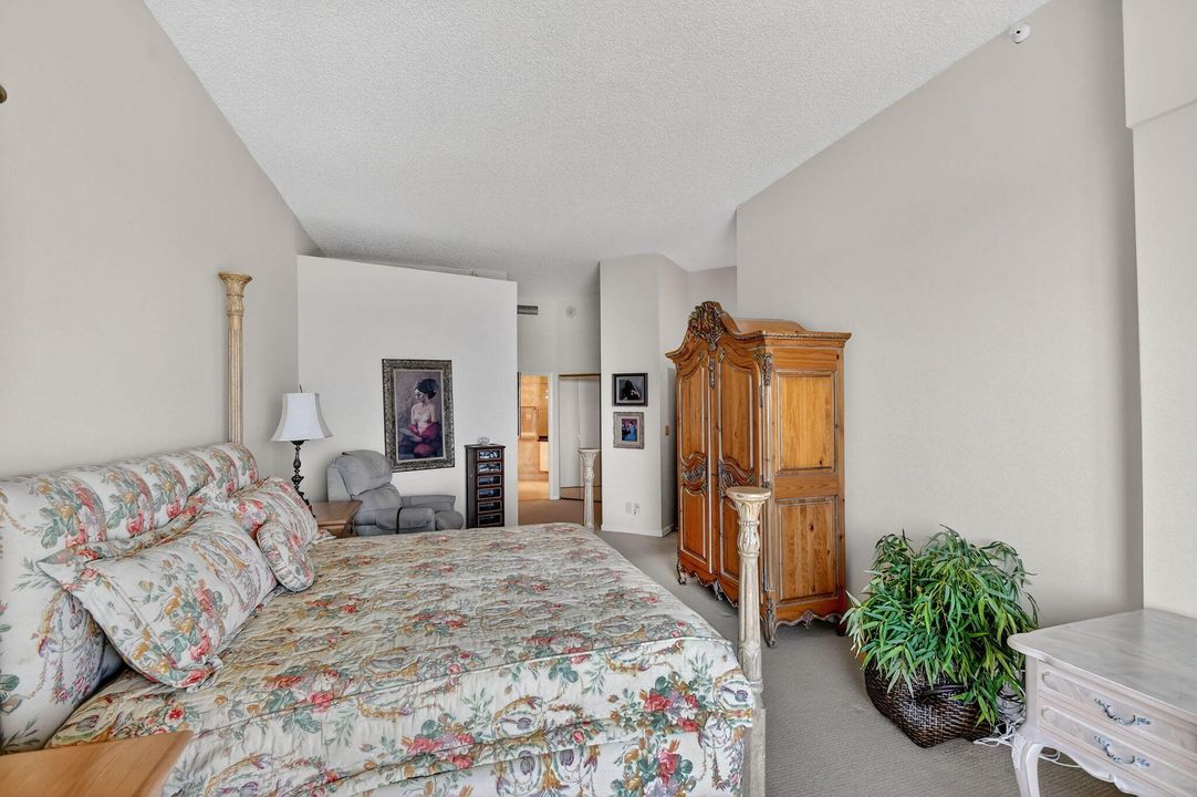 Activo con contrato: $949,000 (3 camas, 2 baños, 2600 Pies cuadrados)