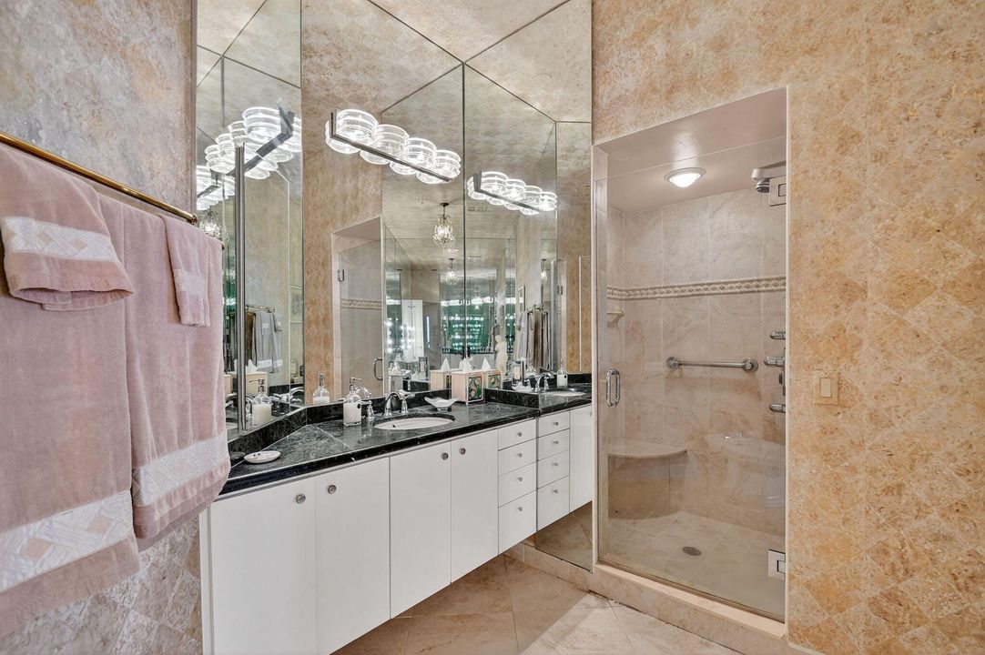 Activo con contrato: $949,000 (3 camas, 2 baños, 2600 Pies cuadrados)