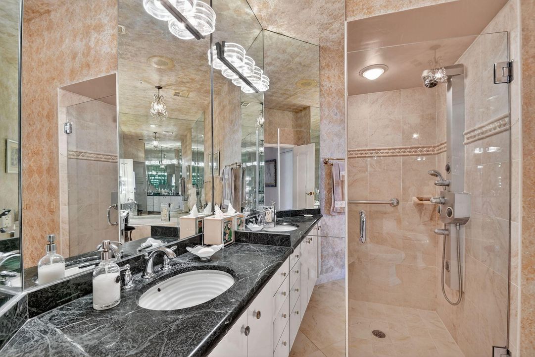 Activo con contrato: $949,000 (3 camas, 2 baños, 2600 Pies cuadrados)