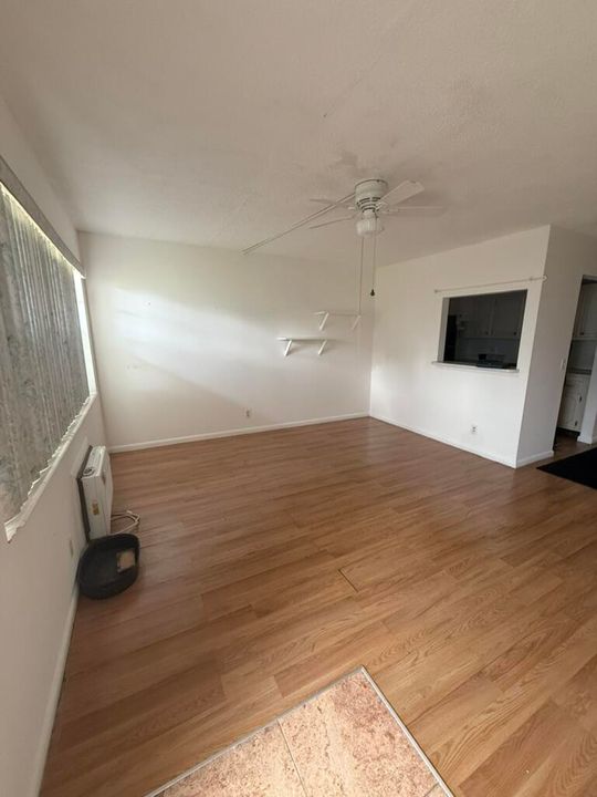 For Rent: $1,100 (1 beds, 1 baths, 570 Square Feet)