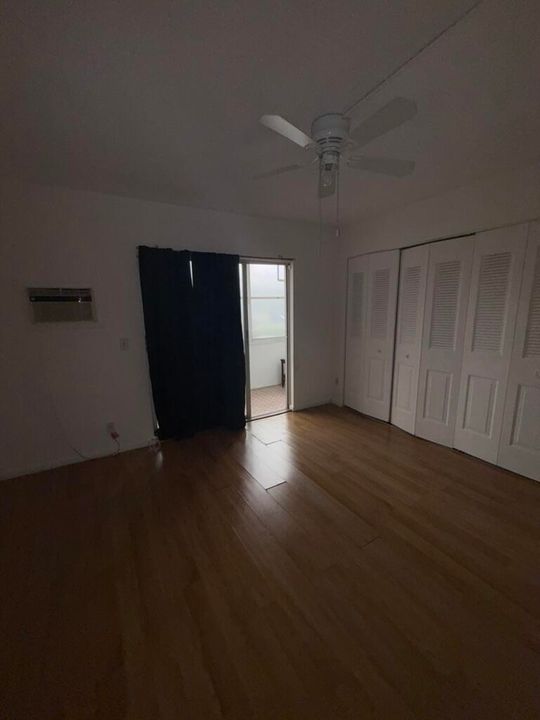 For Rent: $1,100 (1 beds, 1 baths, 570 Square Feet)