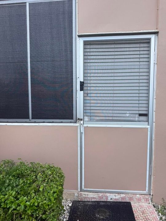 For Rent: $1,100 (1 beds, 1 baths, 570 Square Feet)