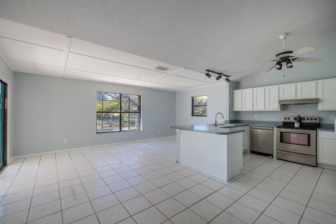 待售: $390,000 (3 贝兹, 2 浴室, 1404 平方英尺)