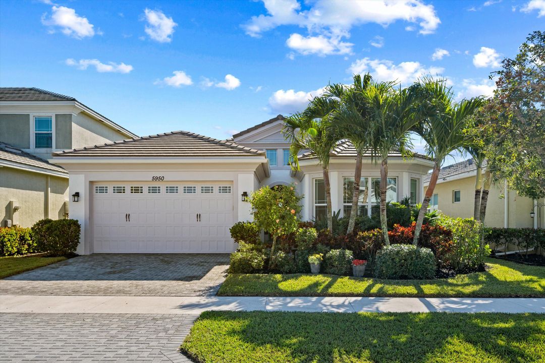 For Sale: $659,000 (3 beds, 2 baths, 2317 Square Feet)