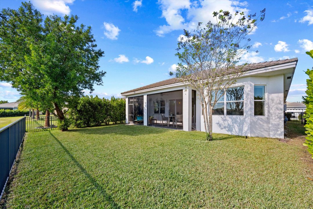 For Sale: $659,000 (3 beds, 2 baths, 2317 Square Feet)