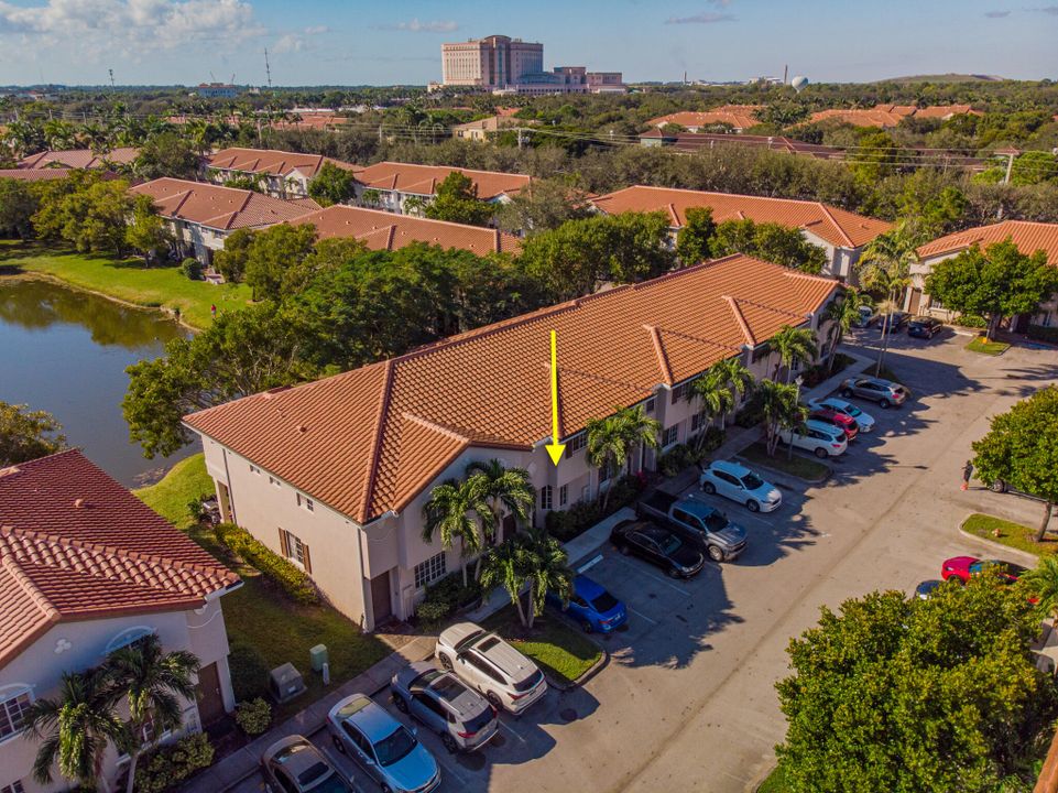 Active With Contract: $259,900 (2 beds, 2 baths, 1221 Square Feet)