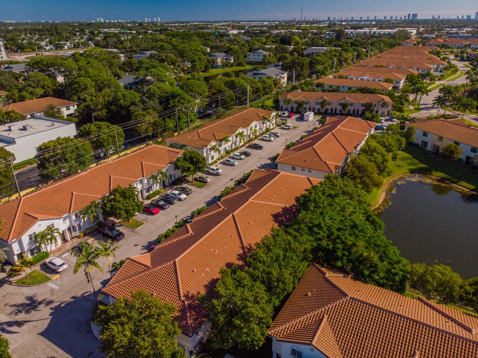 Active With Contract: $259,900 (2 beds, 2 baths, 1221 Square Feet)