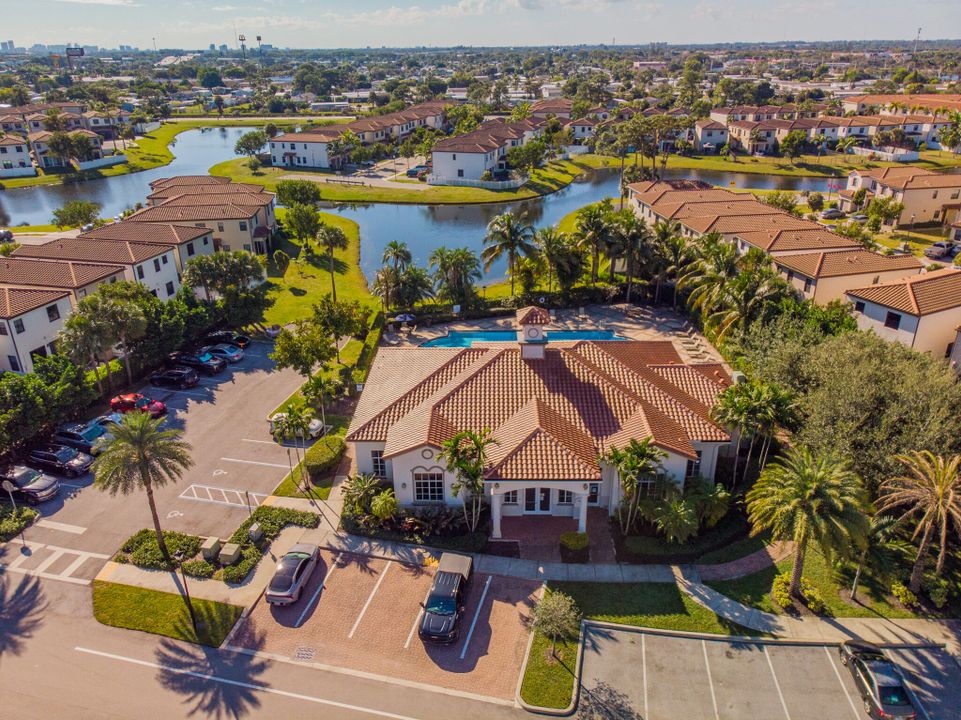 Active With Contract: $259,900 (2 beds, 2 baths, 1221 Square Feet)