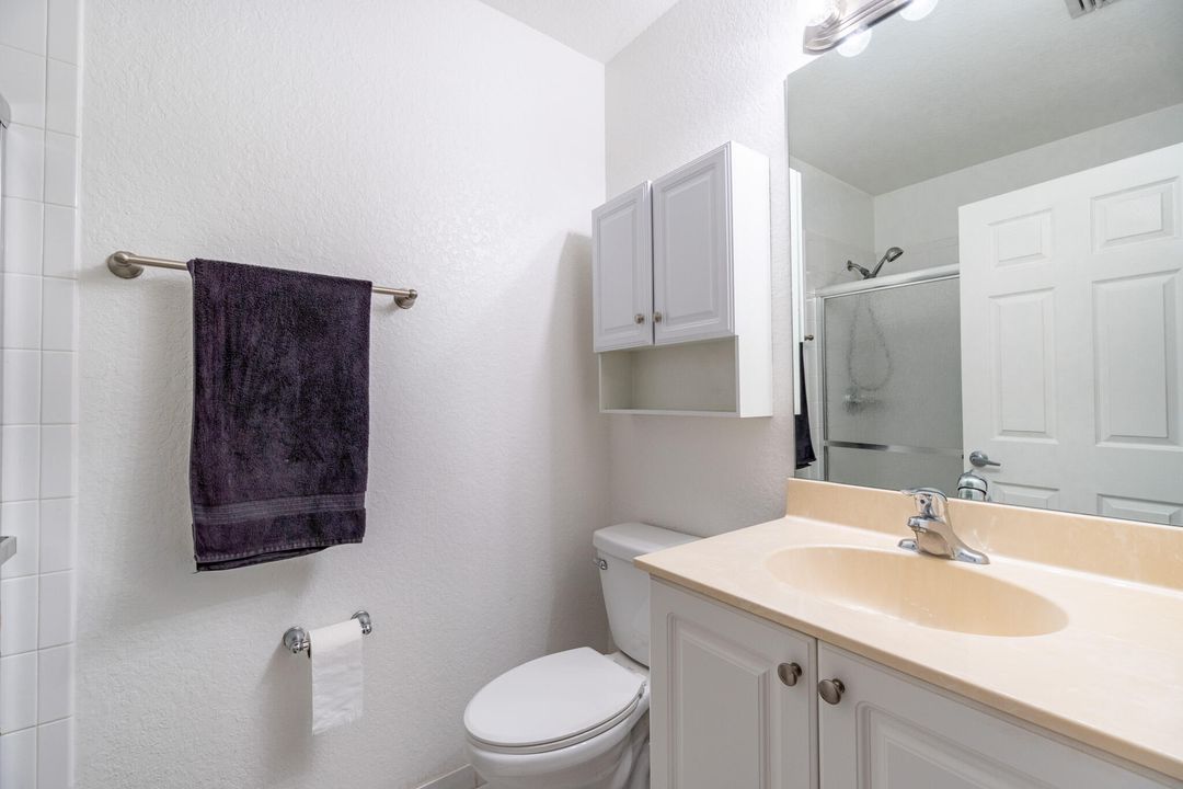 Active With Contract: $259,900 (2 beds, 2 baths, 1221 Square Feet)