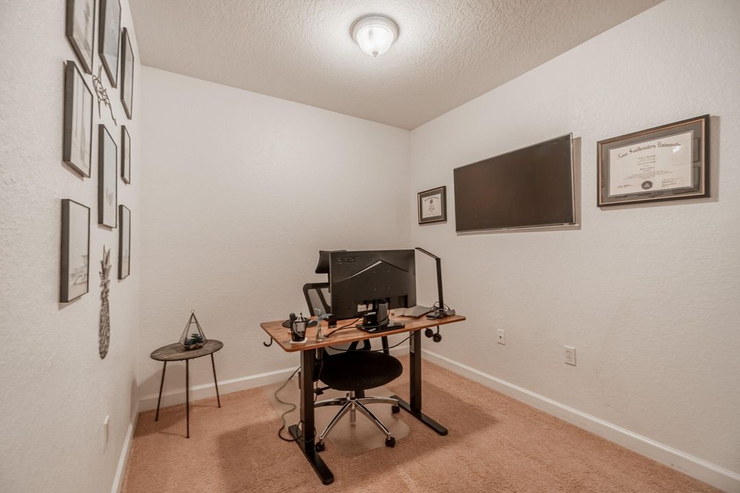 Active With Contract: $259,900 (2 beds, 2 baths, 1221 Square Feet)