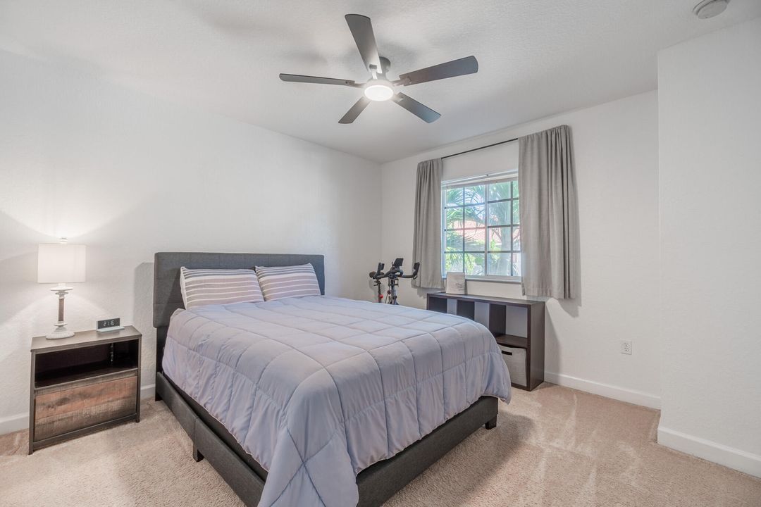 Active With Contract: $259,900 (2 beds, 2 baths, 1221 Square Feet)