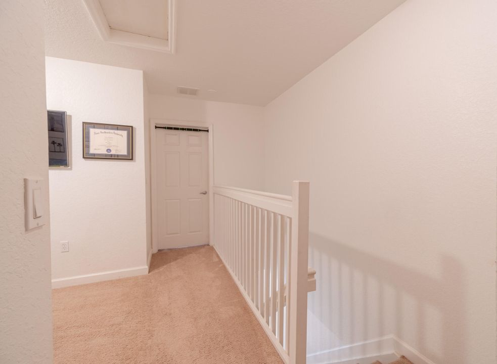 Active With Contract: $259,900 (2 beds, 2 baths, 1221 Square Feet)