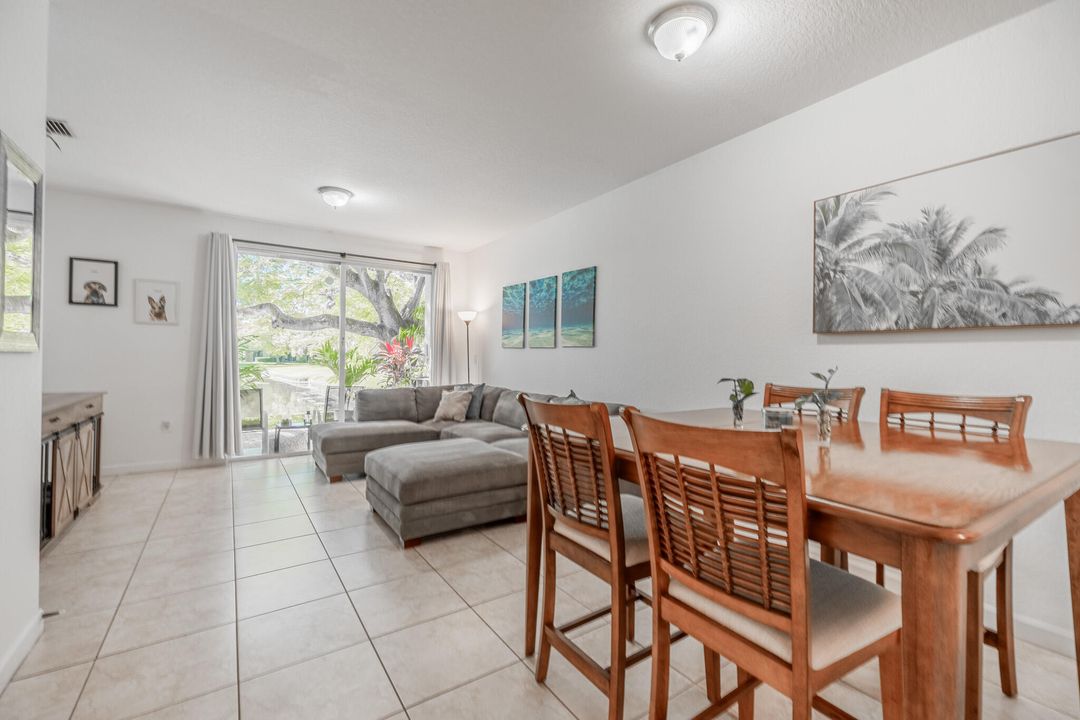 Active With Contract: $259,900 (2 beds, 2 baths, 1221 Square Feet)