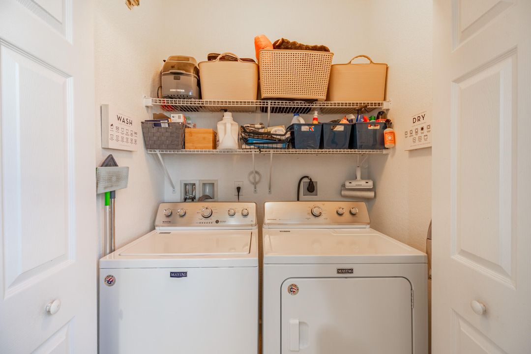 Active With Contract: $259,900 (2 beds, 2 baths, 1221 Square Feet)