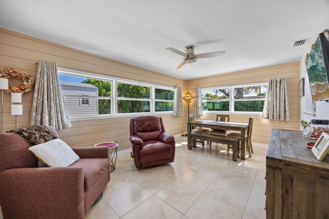 Active With Contract: $624,900 (3 beds, 2 baths, 1496 Square Feet)