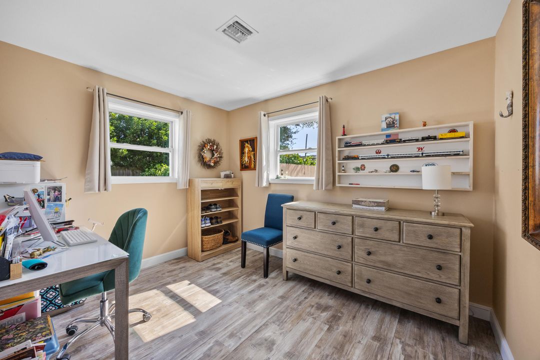 Active With Contract: $624,900 (3 beds, 2 baths, 1496 Square Feet)