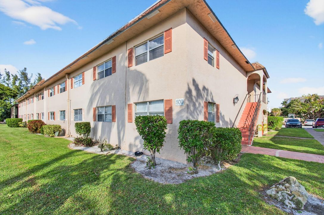 For Rent: $2,550 (2 beds, 1 baths, 800 Square Feet)