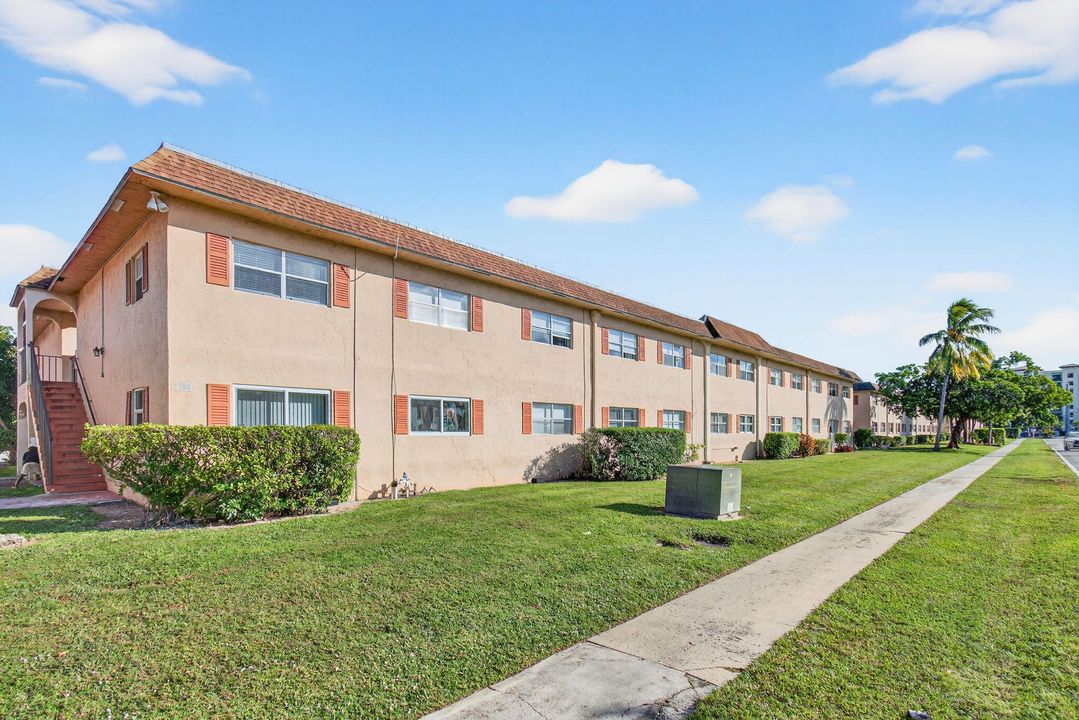 For Rent: $2,550 (2 beds, 1 baths, 800 Square Feet)