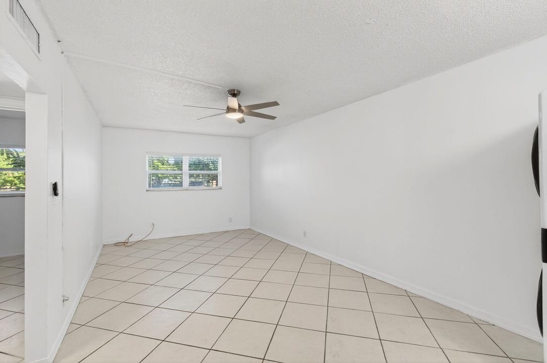 For Rent: $2,550 (2 beds, 1 baths, 800 Square Feet)